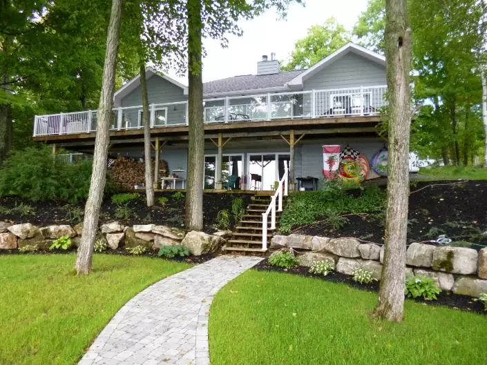 aluminum-picket-railings-trenkle-constructions-0182